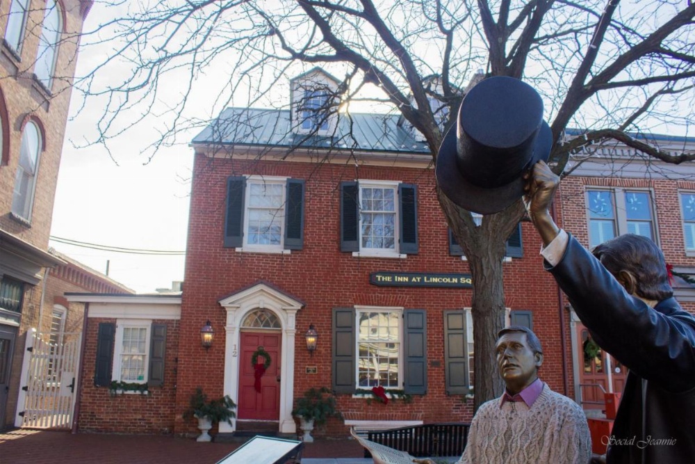 The Inn at Lincoln Square Image 11