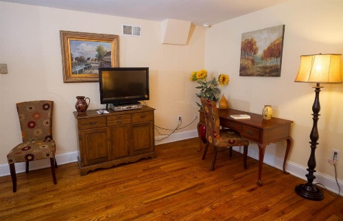 The Inn at Lincoln Square image 25