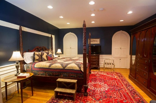 The Inn at Lincoln Square image 28